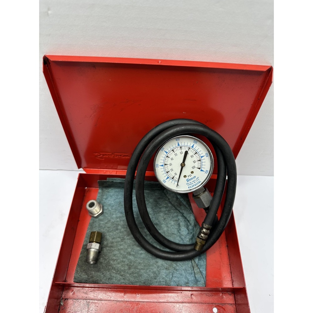 Snap-On Tools MT37 Oil Pressure Transmission Line Gauge Kit Set Red Metal Case